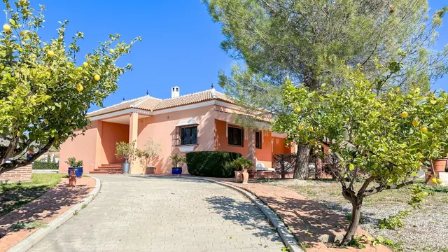 VILLA DE LUJO EN ALMOJÍA. MÁLAGA — 35