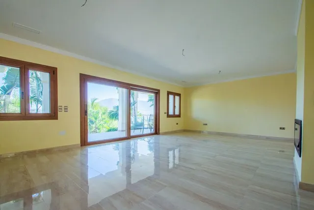 Exclusiva Villa Independiente en Primera Línea de Golf | La Cala Golf, Costa del Sol — 10