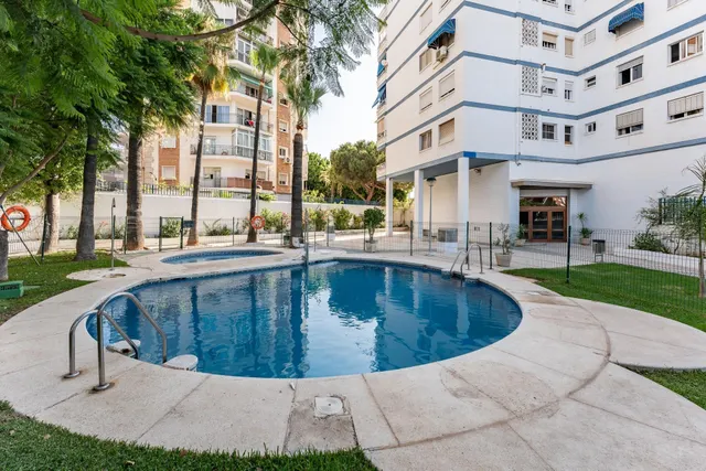 Atico 1 habitación con piscina Zona Carlos Haya - foto 3