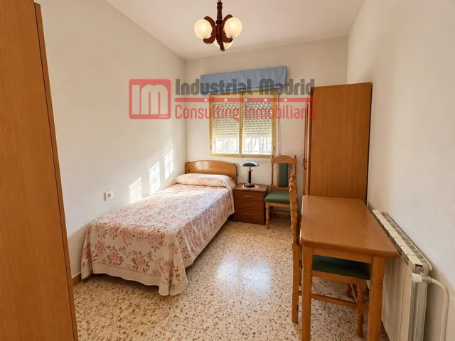 Finca rústica de 2.155 m2 con vivienda, piscina y nave. — 9