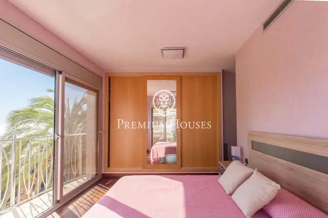 Casa en venta con impresionantes vistas al mar, piscina desbordante y ascensor — 11