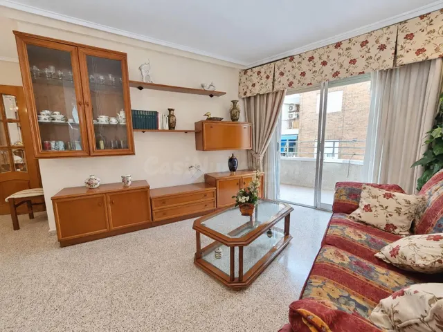Amplio piso de 3 habitaciones junto a la Glorieta y el puerto de Santa Pola — 5
