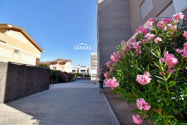 Soto del HENARES - 2 habitaciones, 2 plazas de garaje y trastero. — 40