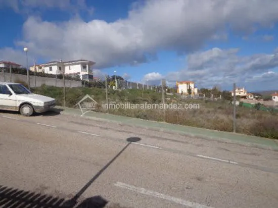 Fantástica parcela en Urb. El Pinar - foto 4