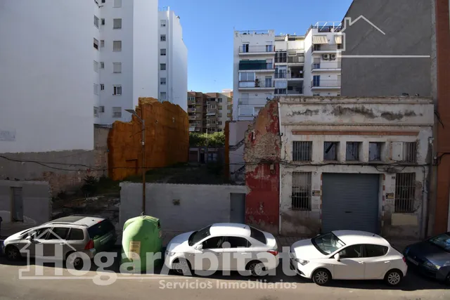 AMPLIA CASA PARA REFORMAR CON 7 DORMITORIOS EN EL CENTRO — 45