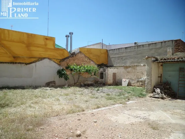 *Se vende solar que cuenta con 372 m2 y 11 metros de fachada - foto 4