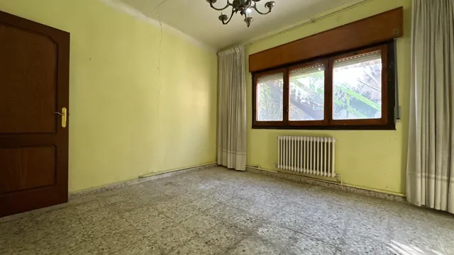 ¡Una casa con jardín, terraza y un sinfín de posibilidades en el corazón de Borja! — 22