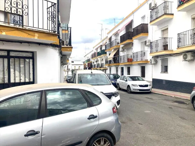 Venta piso en Lora del Rio - foto 2