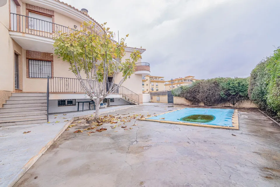 Chalet en venta en la mejor zona de ATARFE