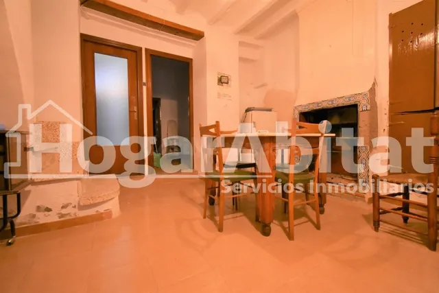 Casa de 2 alturas con TERRAZA cerca del Ayuntamiento — 4