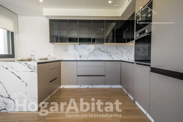 PRECIOSO ADOSADO A ESTRENAR CON PISCINA PRIVADA Y TERRAZA — 20