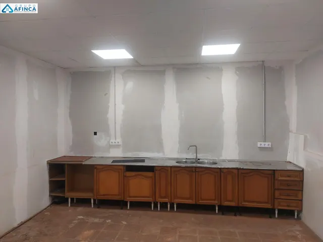 Bodega a la venta de 800 metros cuadrados — 34