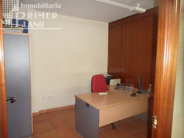 LOCAL COMERCIAL EN CALLE D. VICTOR EN VENTA Y ALQUILER - foto 4
