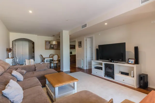 Amplia y Elegante Vivienda con Excelentes Acabados — 6