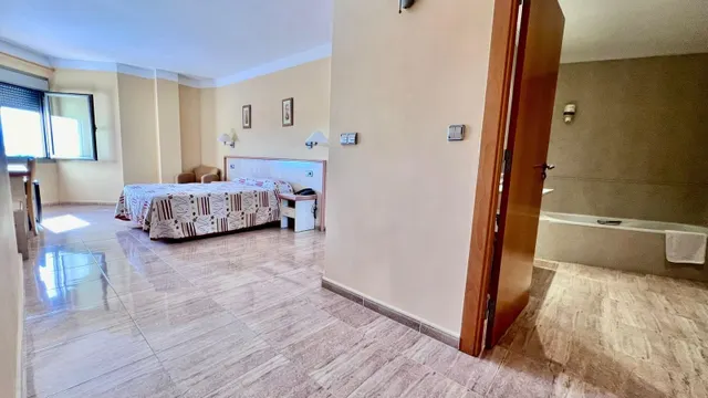 Hotel en venta en Los Montesinos — 24