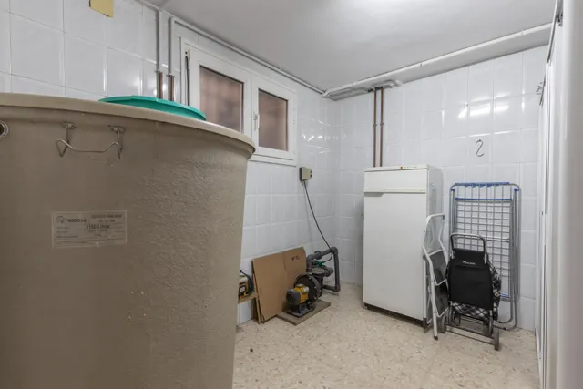 Complejo industrial con vivienda en Alhendín con 2500 metros cuadrados — 39