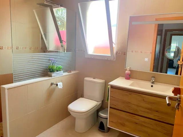 ADOSADO EN VENTA CON TERRAZA Y GARAJE — 13