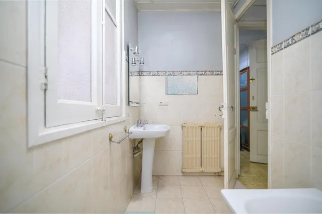 ¡Oportunidad única para inversores! Piso con alta rentabilidad e inquilino solvente en el centro de Manresa — 29