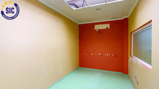 Local comercial o terreno de edificación para promover 5 viviendas y trasteros junto en la Avda. Lidon de Castellón — 17