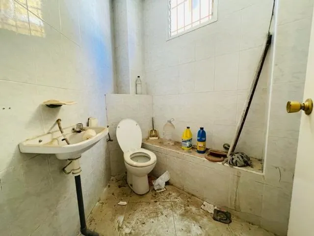 EDIFICIO DE 3 PISOS DE 3 habitaciones +LOCAL COMERCIAL Y 3 TRASTEROS — 17