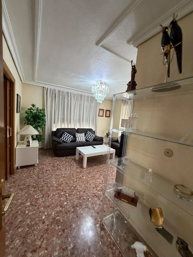 Amplio piso de 4 dormitorios con garaje y trastero junto al centro de Murcia — 6