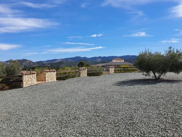 ESTUPENDO CHALET DE CUATRO DORMITORIOS EN LA PARROQUIA - foto 4