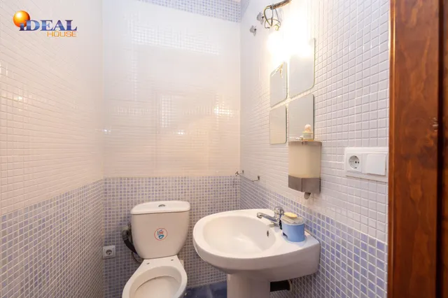 Casa exclusiva junto a Acera del Darro. Pleno centro de Granada. Seminueva y con ascensor propio — 47