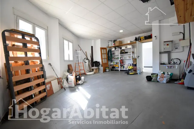 ¡GRAN OPORTUNIDAD! PAREADO REFORMADO, EXTERIOR CON TERRAZA Y ASCENSOR — 48
