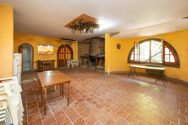 Terreno urbanizable, actualmente hay un restaurante. — 5