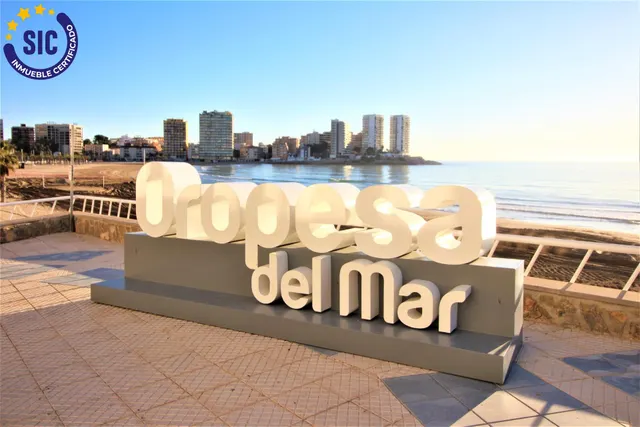 Apartamento en zona de playa de la Concha con una espectacular terraza de 88m2, piscina, garaje y trastero — 30