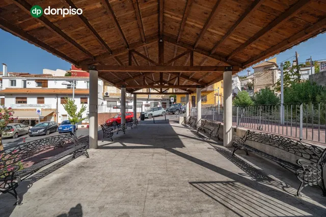 Amplio Local Comercial en Monachil - Oportunidad Única — 2