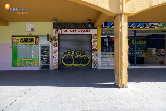 SE VENDE LOCAL COMERCIAL FRENTE estación DE AUTOBUSES - foto 2