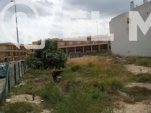 Fantástico solar para construir en el centro de la tranquila - foto 4