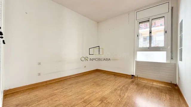 Amplio piso de 4 habitaciones con terraza y parking en La Ba - foto 5