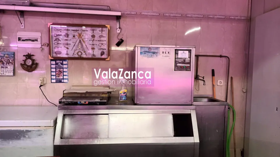 GESTION INMOBILIARIA VALAZANCA, alquila EXCELENTE LOCAL COMERCIAL PARA PESCADERIA.