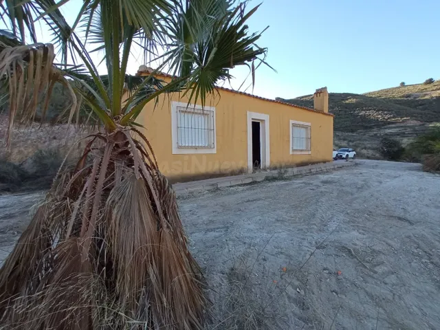 Casa con terreno - foto 2