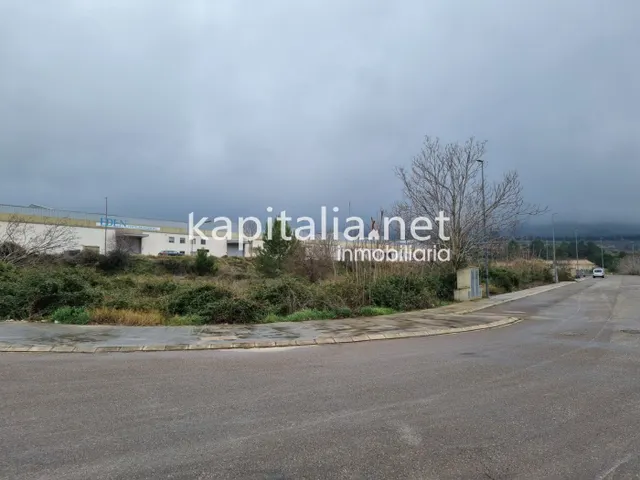 Terreno industrial urbanizado a la venta en Benissoda. — 3