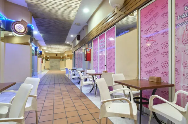 Gran Oportunidad. Local comercial en planta baja en Centro Comercial Puertas de Sevilla — 10
