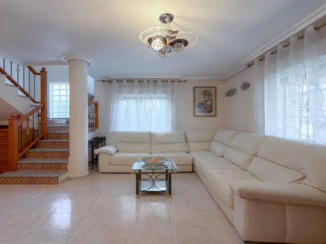 Orihuela Costa! Impresionante Villa Mediterránea con generosa parcela y amplias terrazas + Solarium privado con increíbles vistas panorámicas — 32