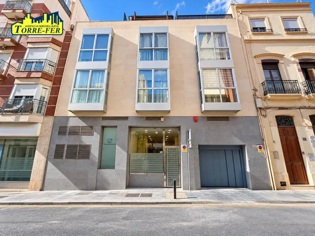 ¡estupenda plaza de garaje en venta en pleno centro de almeria, en calle gonzalez garbín! — 13