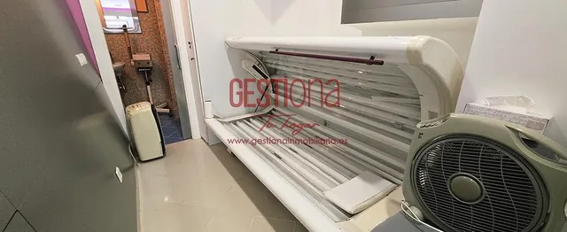 LOCAL COMERCIAL EN LA CALLE CISNEROS. SANTANDER — 12