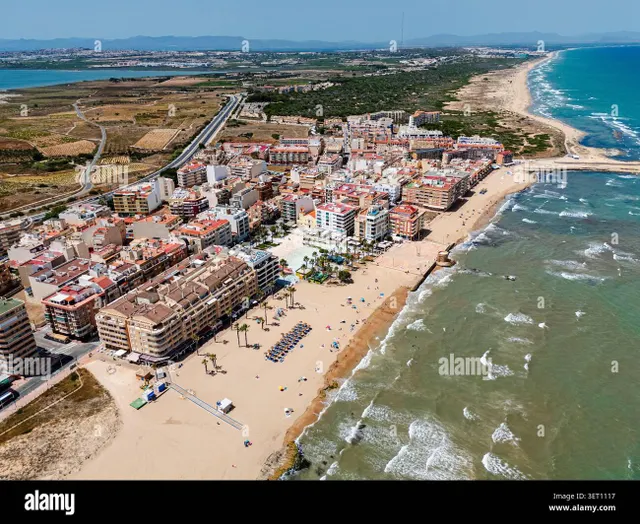 Local comercial en primera línea de La Mata con gran terraza privativa y rentabilidad inmediata — 6