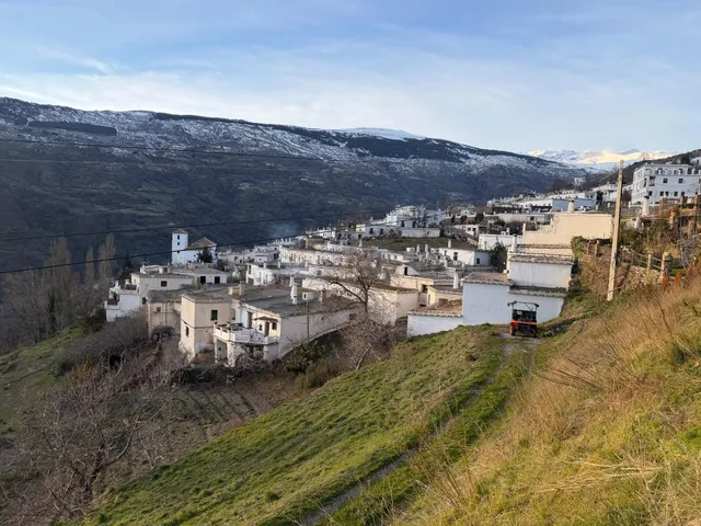 Bubión. Finca rústica en la vega a solo 100 metros del munic