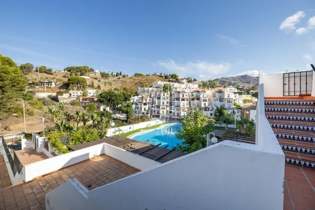 Dúplex de 4 dormitorios con vistas al mar, terraza y piscina en Velilla-Taramay — 7