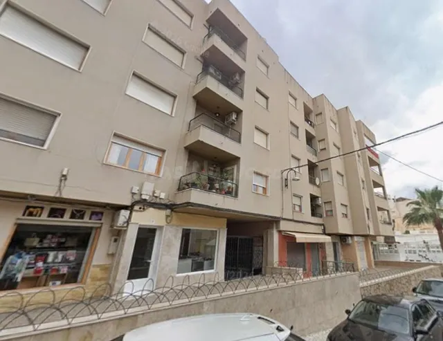 Se vende piso OKUPADO en García Lorca 60 de Macael, Almería. - foto 3