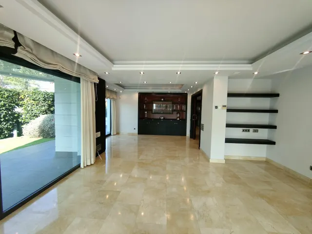 Exclusiva villa de lujo en Ciutat Diagonal, Esplugues de Llobregat, con vistas panorámicas a Barcelona y al mar — 38