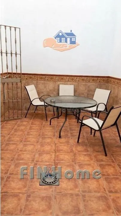 Dúplex en venta en Dos Hermanas, Sevilla. Amplio adosado de  - foto 4
