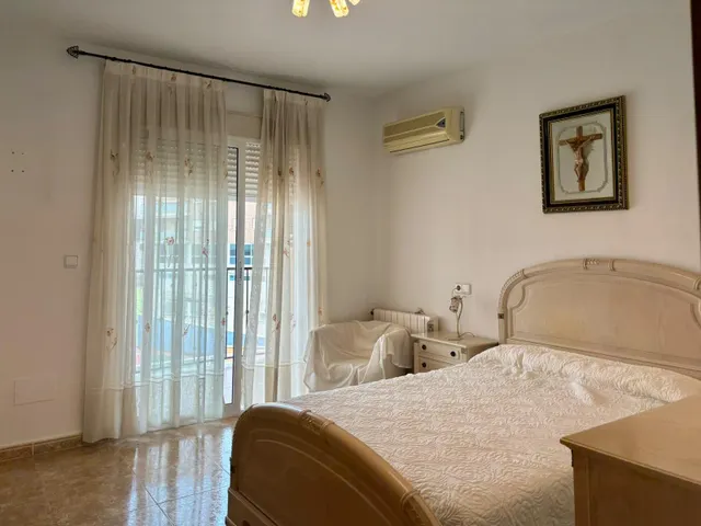 Dúplex de 4 dormitorios con patio y cochera en una de las mejores zonas de Molina — 26