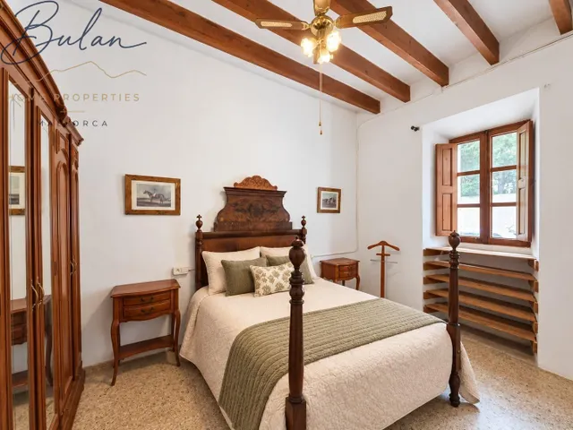 Casa señorial a reformar con bodegas, gran patio y garaje en Consell — 10