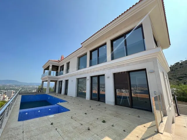 Chalet de lujo en Benidorm, zona Rincón de Loix. — 2